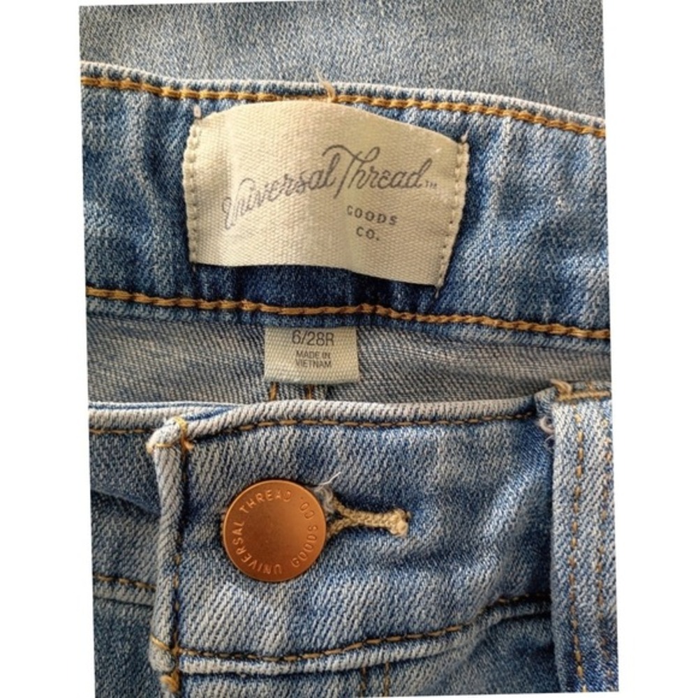 Universal Thread Light Wash High‎ Rise Slim Straight Jeans 6R/28x26 - Picture 2 of 9